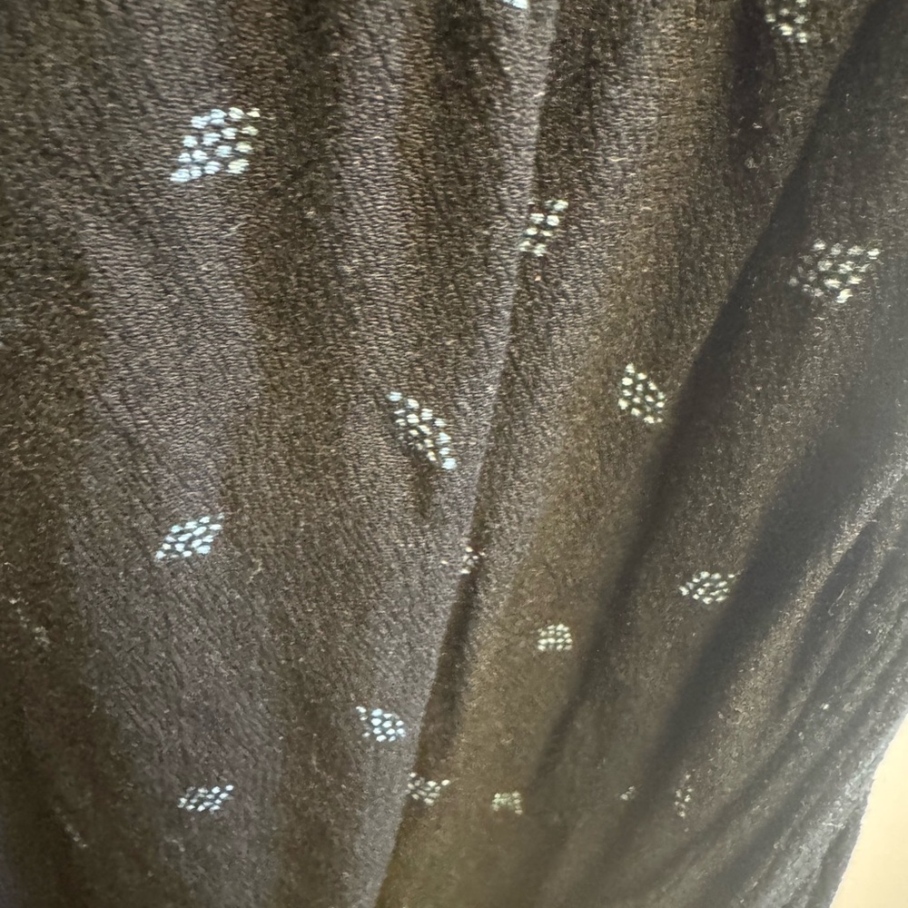 Black Sleeveless Wrap‎ Dress - Picture 5 of 7
